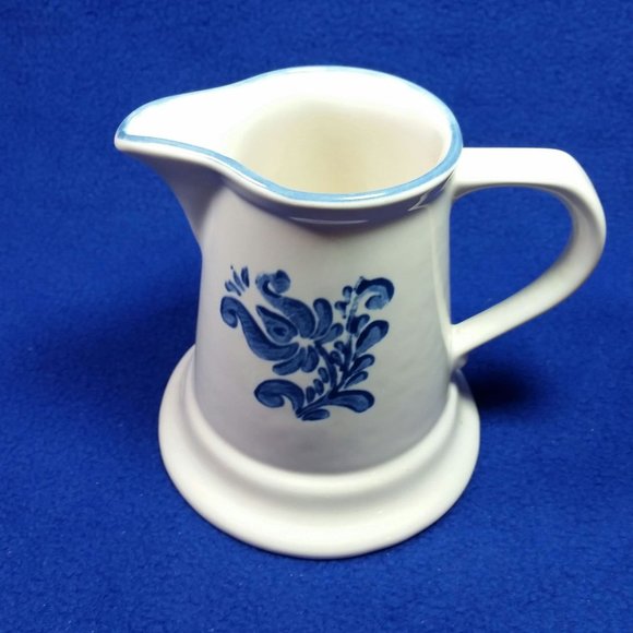 Pfaltzgraff Blue Village Creamer Stoneware Blue Flowers Blue Trim Pre-Owned - Picture 8 of 10